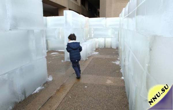 Самый большой ледяной лабиринт в мире