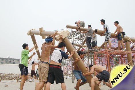 Китайцы строят из картона