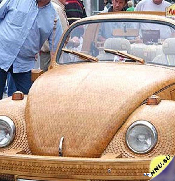 Необычный деревянный автомобиль