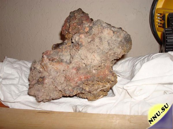 Метеорит проломил богажник